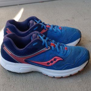 Woman's Saucony's running shoes